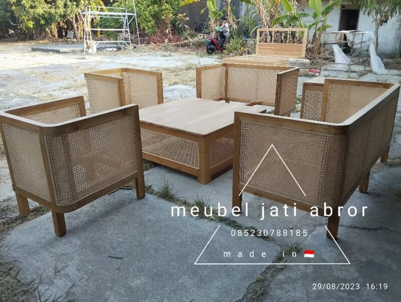 Set Tamu Rotan