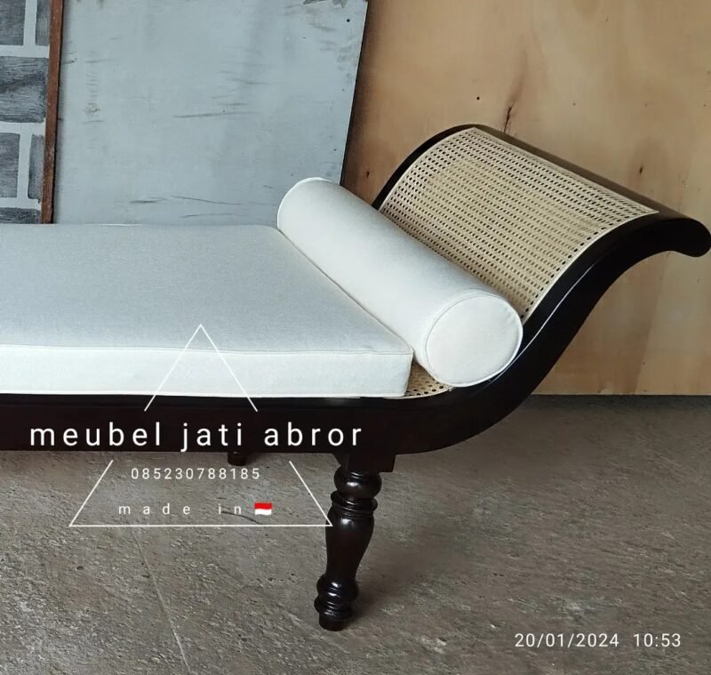 Sofa klasik - Gambar 3