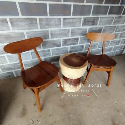 Kursi ropan Vs table suar