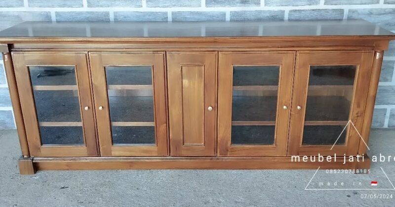 Cabinet 003