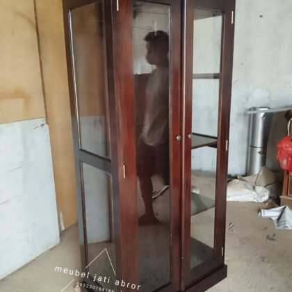 Cupboard 005
