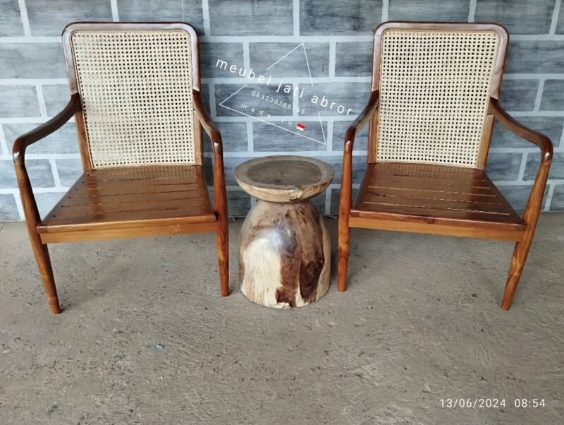 Chair 001