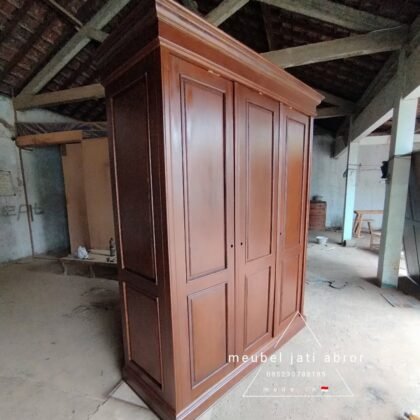 Cupboard 004
