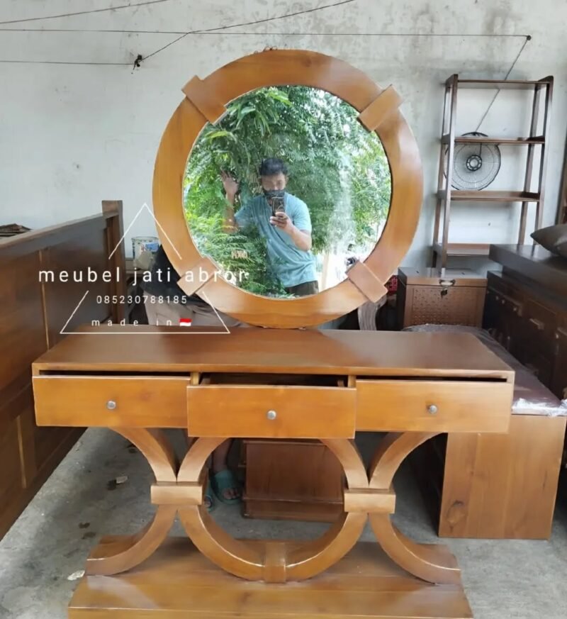 Meja Rias 003